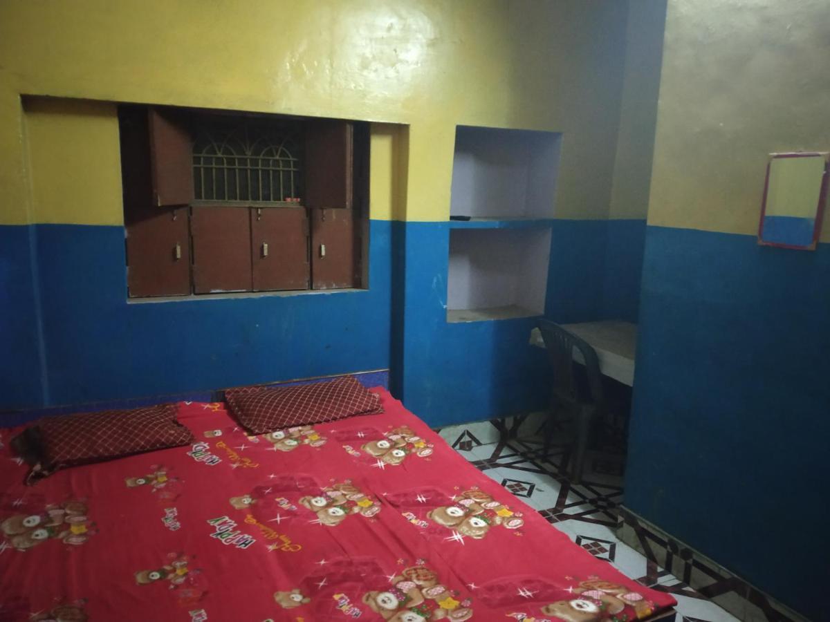 Hotel Yatri Niwas Varanasi Exterior foto